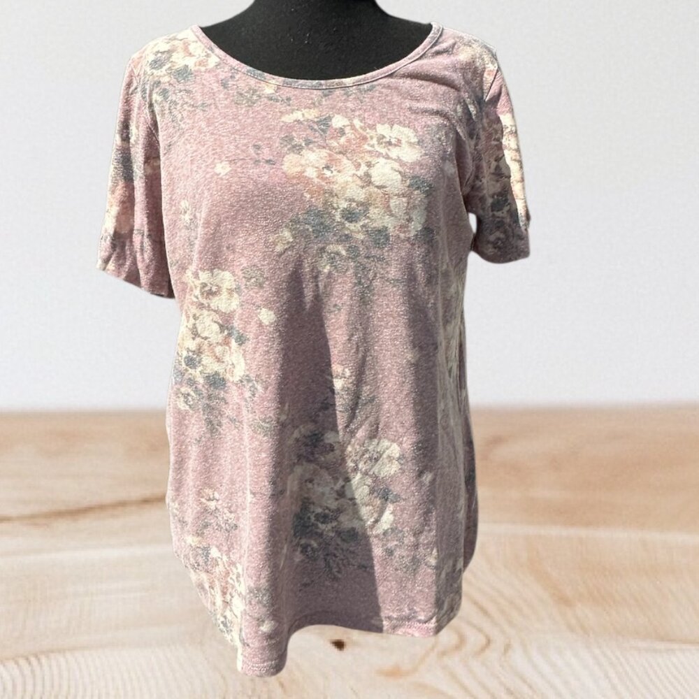 Women’s Mauve Floral Tee – Soft & Casual Everyday Style